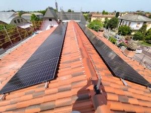 Fotovoltaico con pannelli solari con accumulo Tesla a Basaluzzo, Alessandria