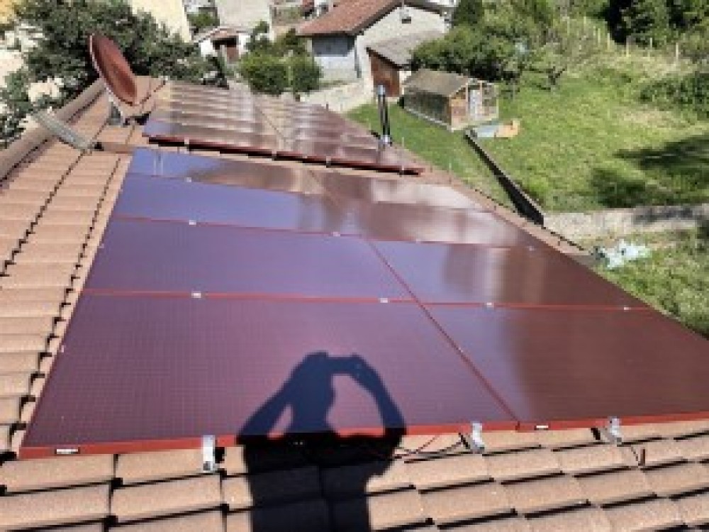 Pannelli solari con batterie con accumulo Tesla a Stazzano, Alessandria