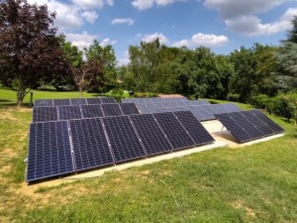 Installazione pannelli solari con batterie accumulo Tesla a Quattordio, Piemonte